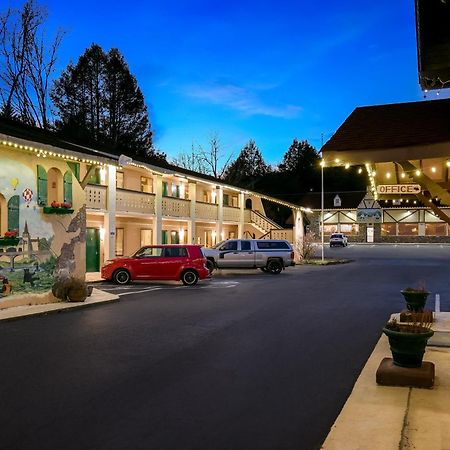 Quality Inn Downtown Хелен Экстерьер фото