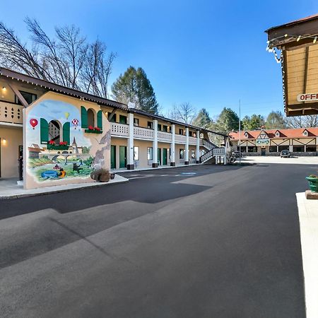 Quality Inn Downtown Хелен Экстерьер фото