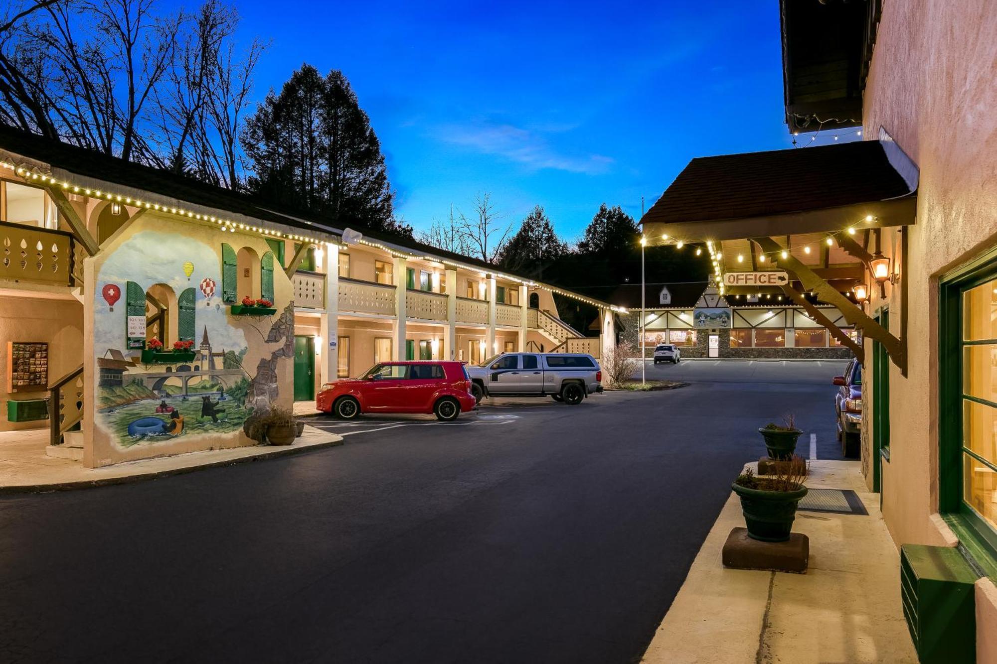 Quality Inn Downtown Хелен Экстерьер фото