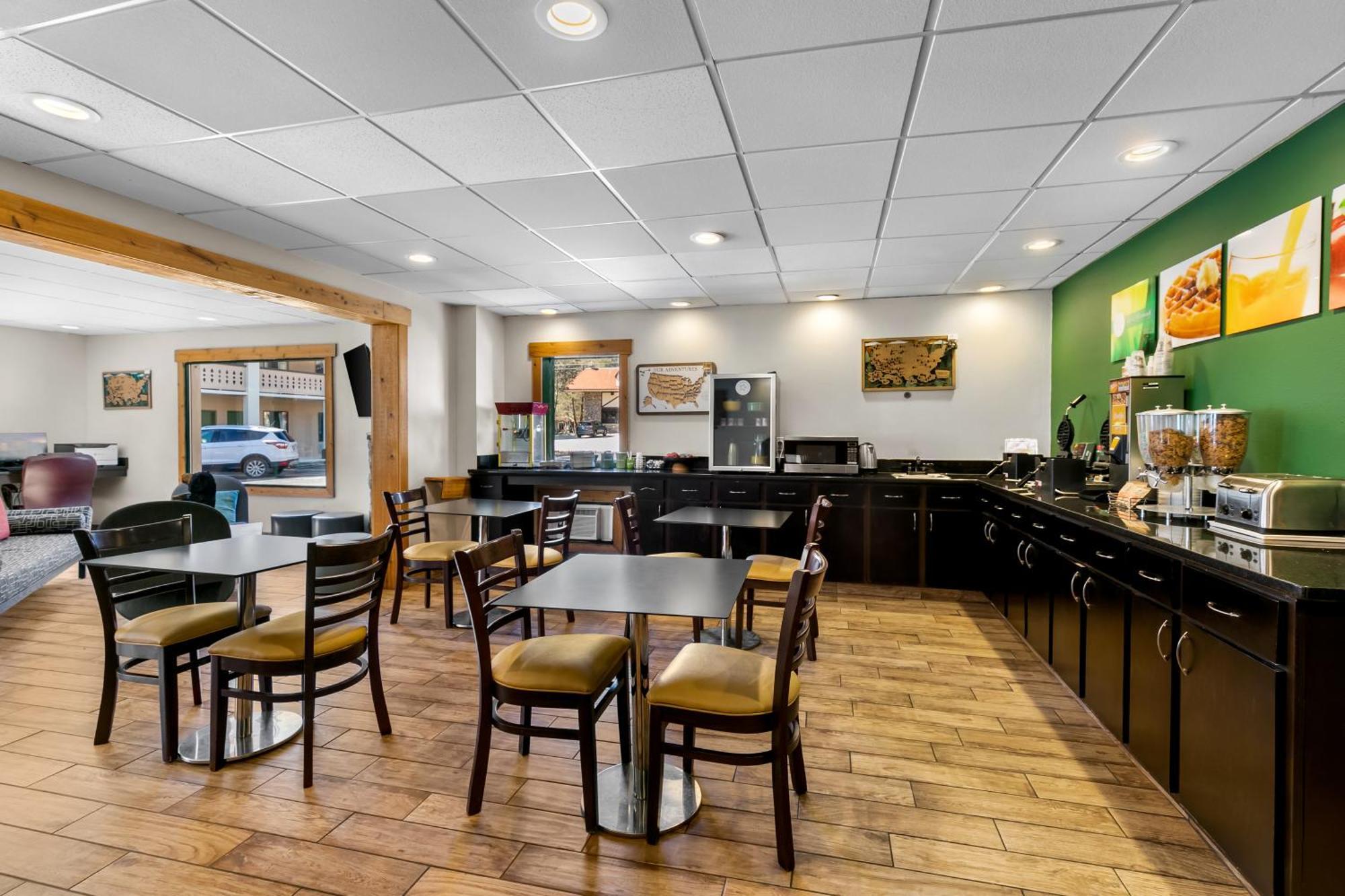 Quality Inn Downtown Хелен Экстерьер фото