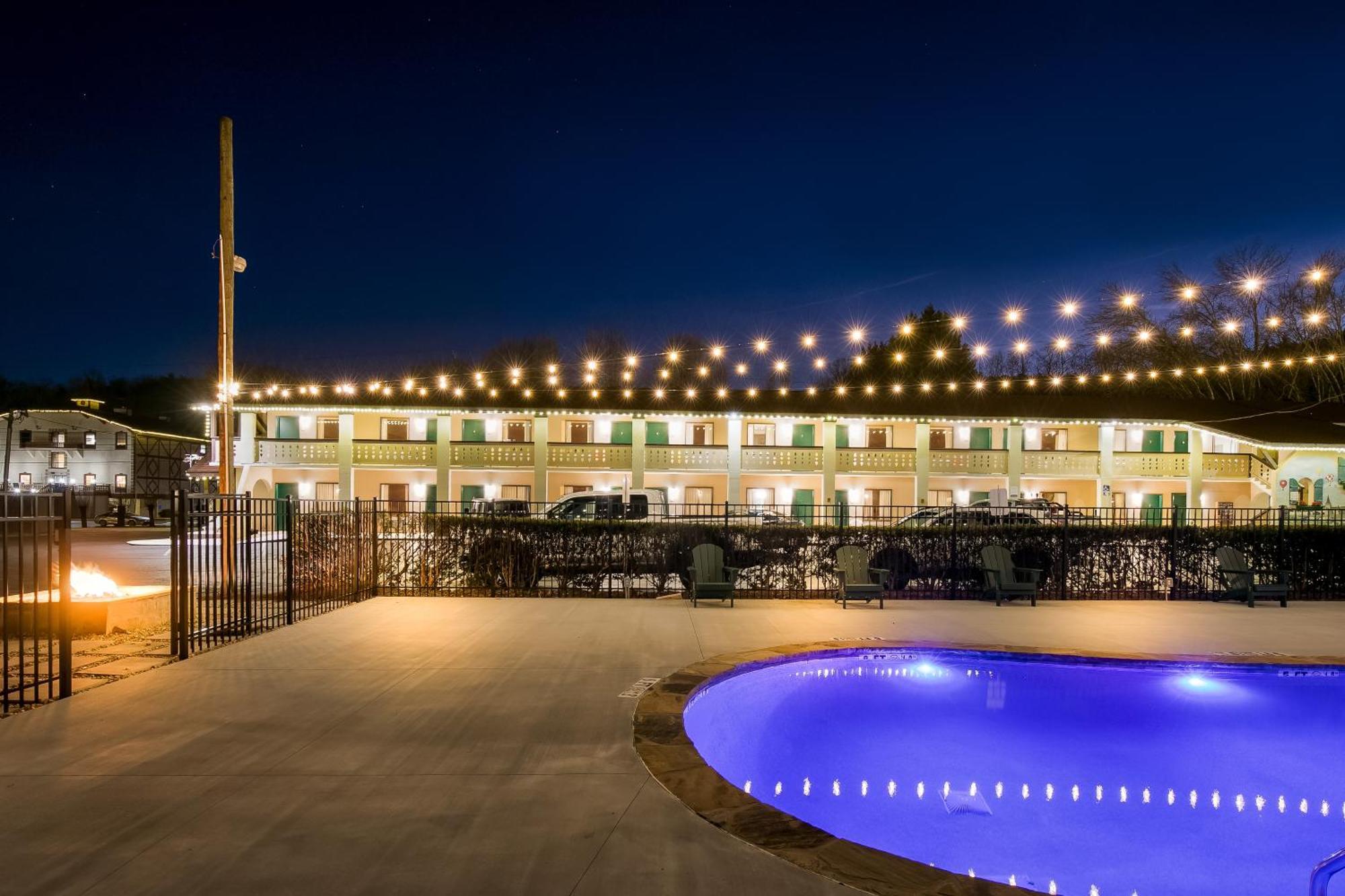 Quality Inn Downtown Хелен Экстерьер фото