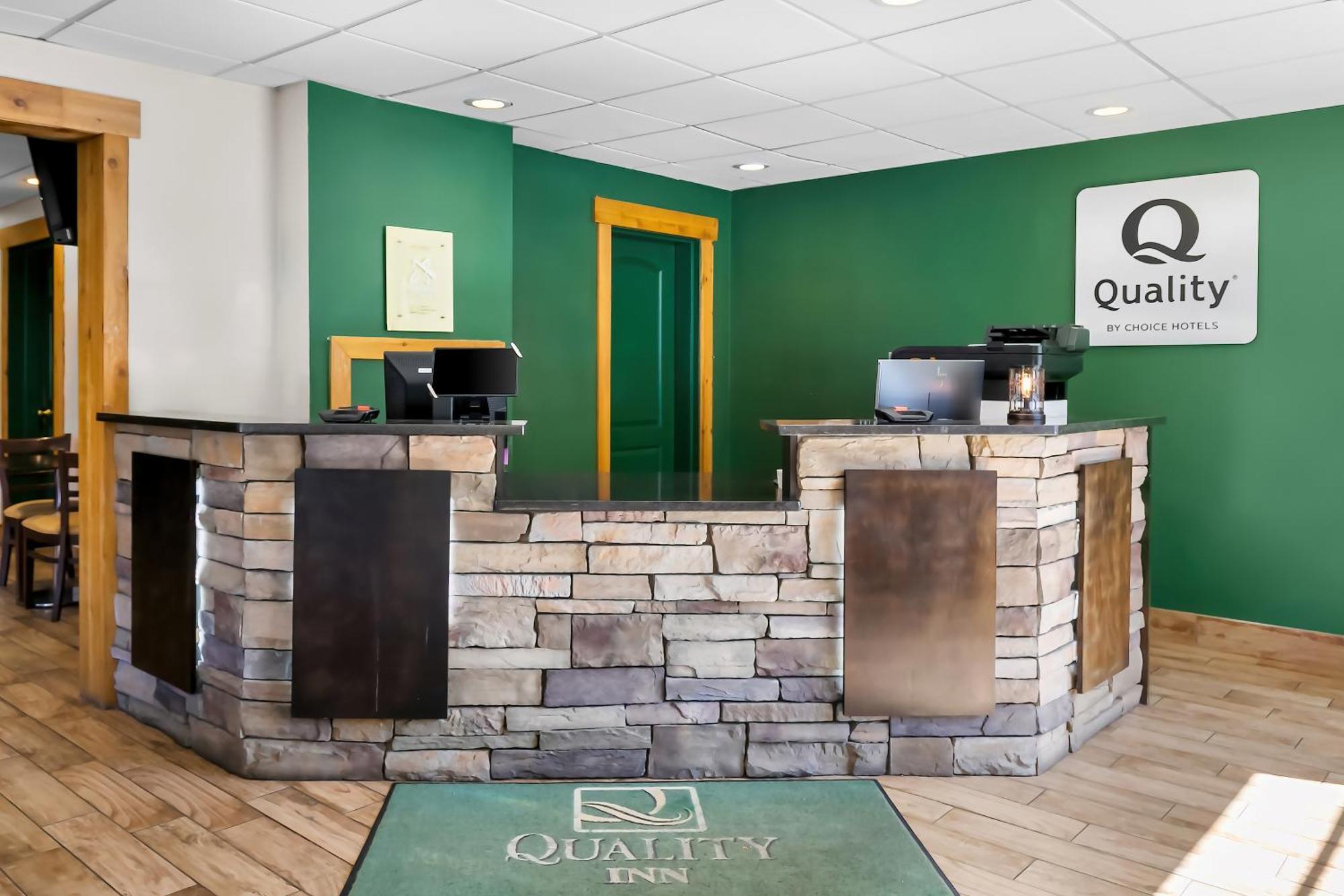 Quality Inn Downtown Хелен Экстерьер фото