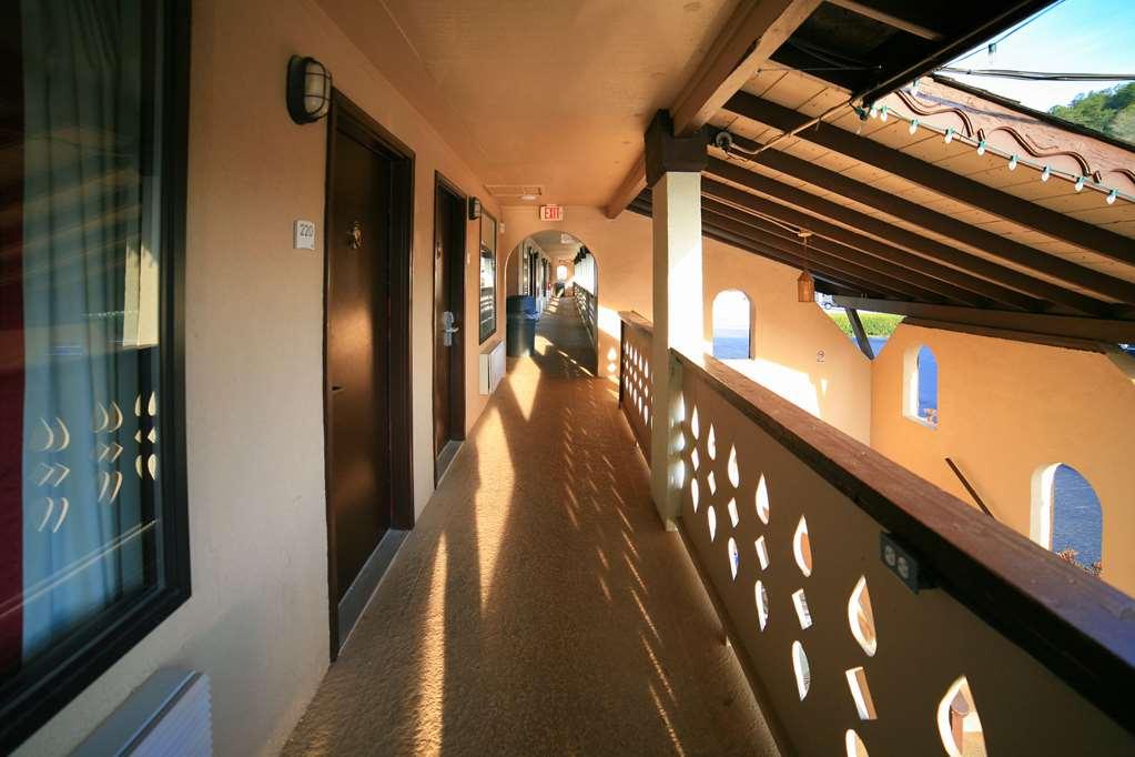 Quality Inn Downtown Хелен Удобства фото
