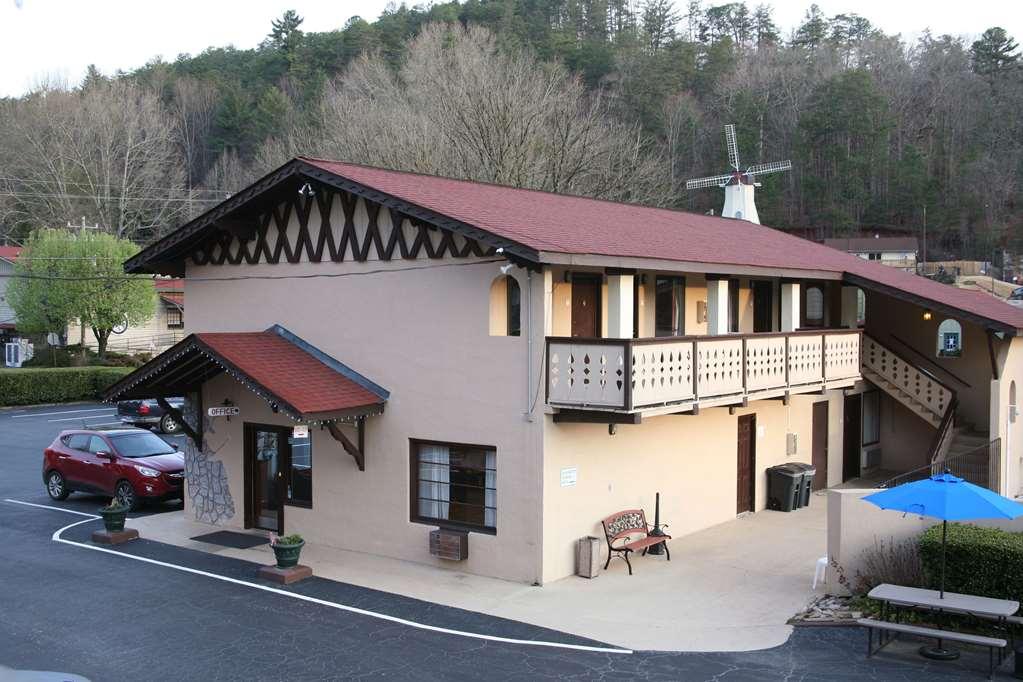 Quality Inn Downtown Хелен Экстерьер фото