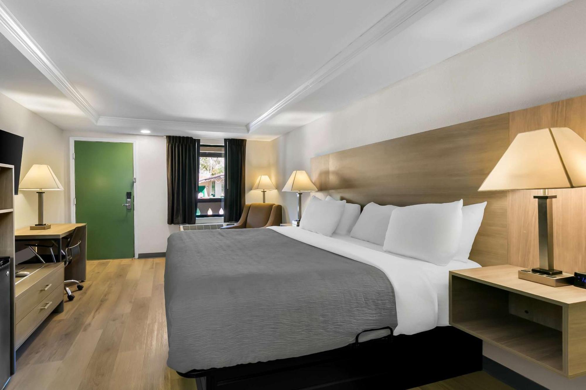 Quality Inn Downtown Хелен Экстерьер фото